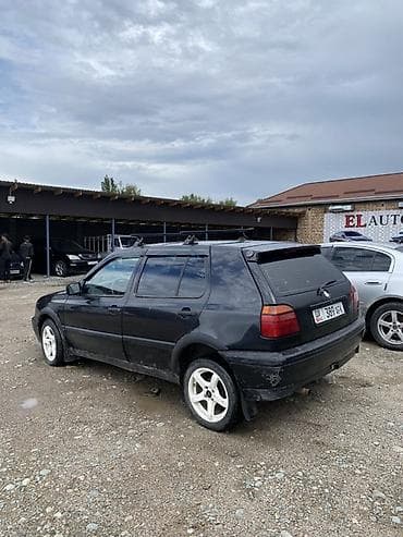 Унаа сатуу: Volkswagen Golf: 1993 г., 1.8 л, Кол менен иштөөчү, Бензин, Хетчбек — 3