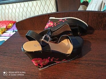 Туфли: Абсолютно новые танкетки с вышивкой, очень аккуратно и красиво сидят — 2