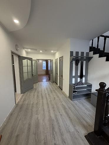 Недвижимость: 160 м², 4 комнаты, Орто-Сай с. — 2