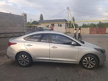 накладки соната: Салон Hyundai с автоматической коробкой передач. На фото представлен — 7