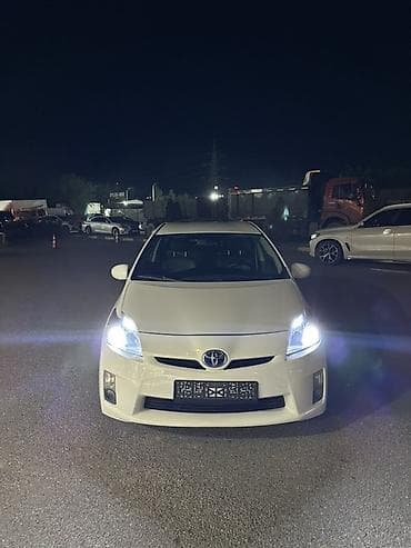 Toyota Prius: 2011 г., 1.8 л, Автомат, Гибрид, Хэтчбэк
