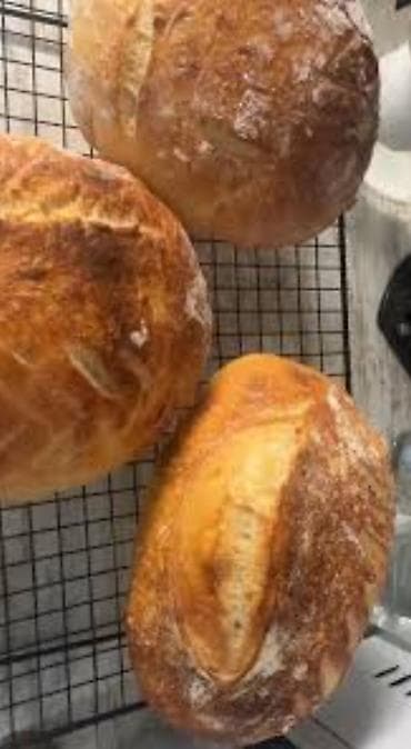 Требуется пекарь кондитер, 
график работы 6/1
с опытом 1-3 г