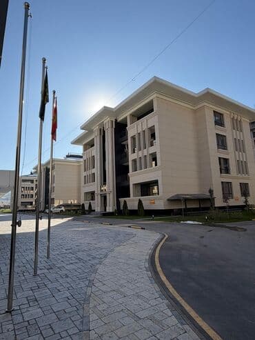 квартира в районе ошского рынка: 4 комнаты, 205 м², Элитка, 4 этаж, ПСО (под самоотделку) — 5