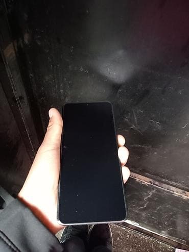 touch pen: Смартфон с тройным модулем камеры и матовой задней панелью под — 3