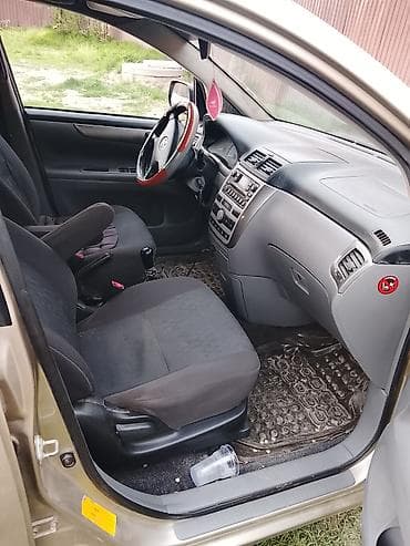 Продажа авто: Toyota Avensis Verso: 2003 г., 2.2 л, Ручные, Дизель, Минивэн — 5