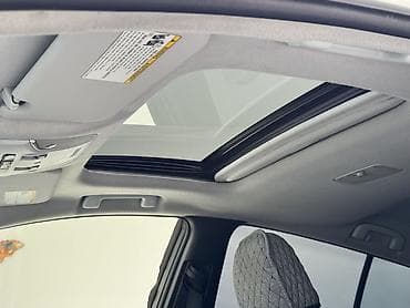 h 100: Toyota Prius: 2016 г., 1.8 л, Автомат, Гибрид, Хэтчбэк — 5