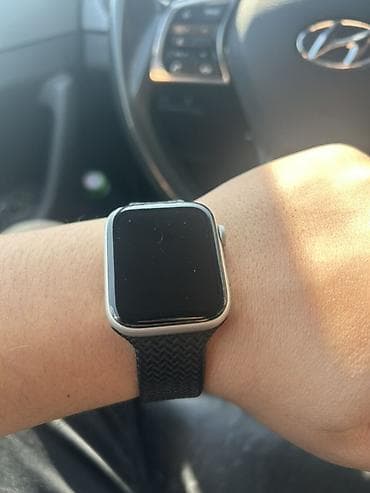 Apple Watch se 2 поколение Смарт-часы в прямоугольном корпусе с at lalafo.kg Apple Watch se 2 поколение Смарт-часы в прямоугольном корпусе с