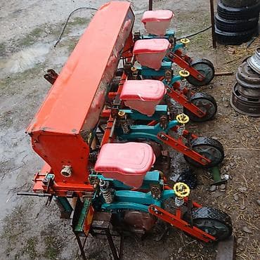 hyndai solaris: Пневматическая сеялка точного высева, 4‑рядная - Тип: навесная сеялка — 1