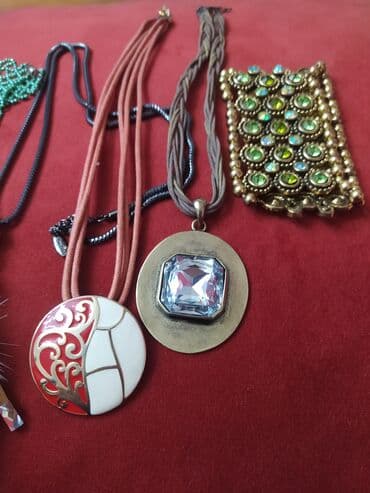 Кулоны и подвески: Кулоны на любой вкус,отличного качества .новые не носили. Цена каждого — 4