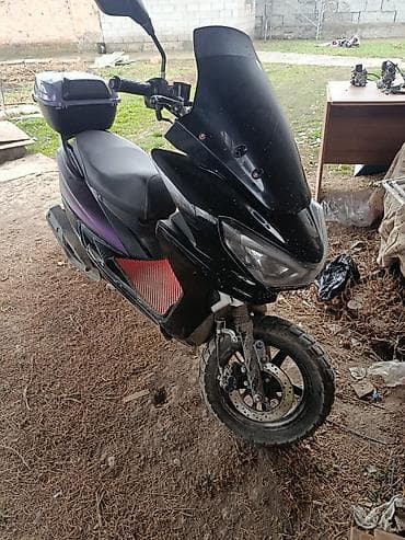 Скутерлер: Макси-скутер 125 куб. см, Бензин, Колдонулган — 2