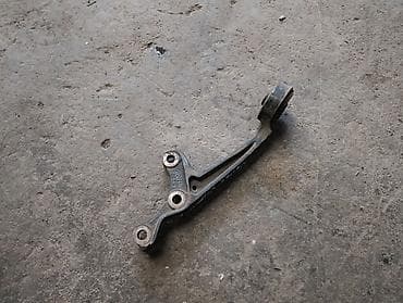 Toyota 4runner 215 кроншейнт переднего редуктора, Тойота Сюрф 215