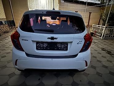 eafc 25: Chevrolet Spark: 2016 г., 1 л, Автомат, Бензин, Хэтчбэк — 2
