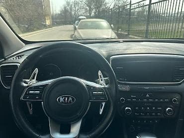 продаю авто внедорожник кроссовер: Белый компактный кроссовер с современным дизайном кузова — 5