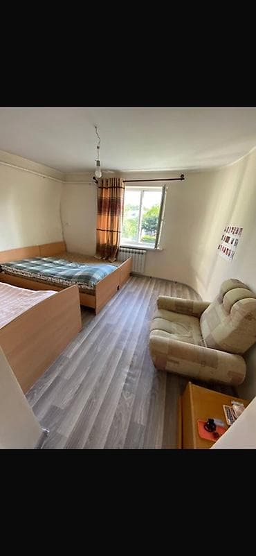 Недвижимость: Сдается квартира в частом доме . СДАЕМ ТОЛЬКО ДЕВОЧКАМ!!!!!!! Адрес — 2