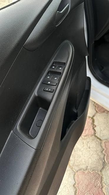 01: Chevrolet Spark: 2018 г., 1 л, Вариатор, Бензин, Хэтчбэк — 10