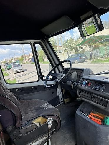 atego 815: Mercedes-Benz T1: 1993 г., 2.4 л, Ручные, Дизель, Бус — 10