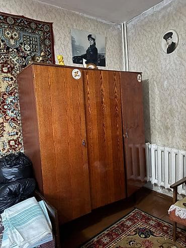 сушка ковров: Ковер настенный, классический восточный орнамент. - Формат: крупный — 3