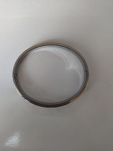 Металлический браслет-бангл с инкрустацией - Материал: полированная — 2