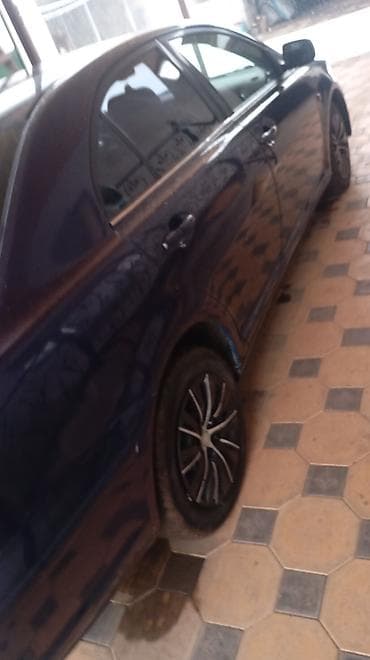 арзан машине: Toyota Avensis: 2003 г., 2 л, Седан — 4