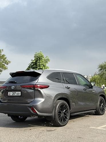 а его мерс: Toyota Highlander: 2023 г., 2.5 л, Вариатор, Гибрид, Кроссовер — 3