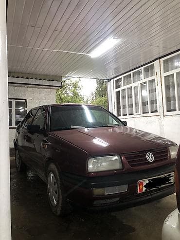 мотор субару аутбек: Volkswagen Vento: 1993 г., 1.6 л, Кол менен иштөөчү, Бензин, Седан — 1