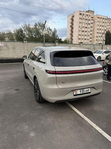 удлинённая: Lixiang L6: 2025 г., 1.5 л, Автомат, Гибрид, Кроссовер — 6