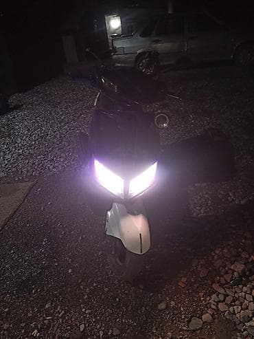 жорго мото: Макси-скутер M8, 180 куб. см, Бензин, Колдонулган — 5