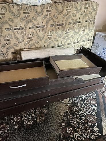 трехъярусная кровать: Продаю кровать на двух человек ………………………………………………………… — 2