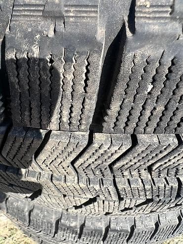 7 5j: Шины 215 / 50 / R 17, Зима, Б/у, Комплект, Легковые, Япония, Bridgestone — 3