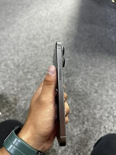 glorious model d: IPhone 15 Pro Max, Б/у, 256 ГБ, Natural Titanium, 79 % — 4
