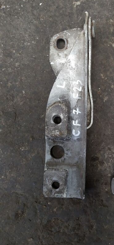 Петля двери Передняя левая Honda at lalafo.kg Петля двери Передняя левая Honda