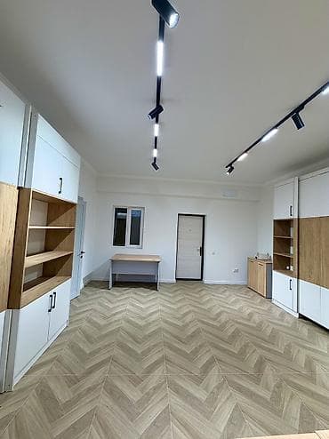 сдаю дом: Продаю полуподвальное коммерческое помещение 35 м2, со свежим — 3