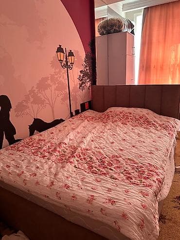 Полутороспальная кровать, Б/у, длина - 200 см, Ширина: 130 см