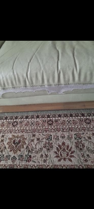 Прямые диваны: Прямой диван, Б/у — 4
