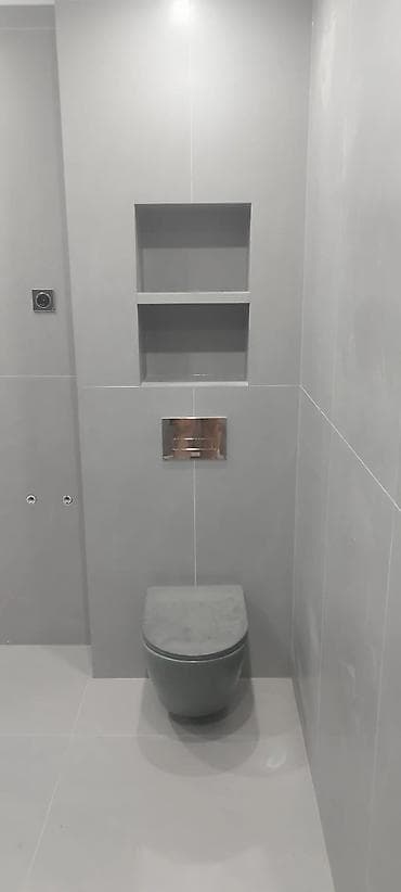 лестницы железобетонные: Навесной унитаз с инсталляцией и кнопкой смыва - Современная — 1