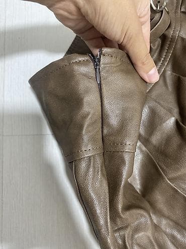 кожаные юбки: Женская кожаная юбка XL/2XL
не надевалась, с этикеткой, совсем новая — 2