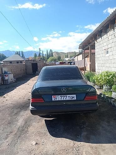 Унаа сатуу: Mercedes-Benz W124: 1989 г., 2 л, Кол менен иштөөчү, Бензин, Седан — 4