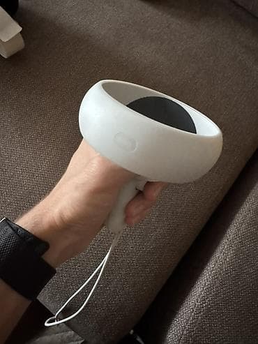 дином: Очки виртуальной реальности Meta Quest 2 (ранее Oculus Quest 2) К — 3