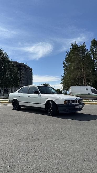 sf moto: BMW 5 series: 1988 г., 2 л, Механика, Бензин, Седан — 5