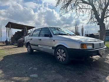 воздушный фильтр корпус: Volkswagen Passat: 1990 г., Седан — 2