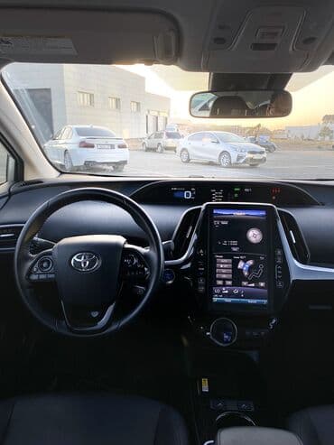 авто заратка: Toyota Prius: 2020 г., 1.8 л, Вариатор, Гибрид, Седан — 8