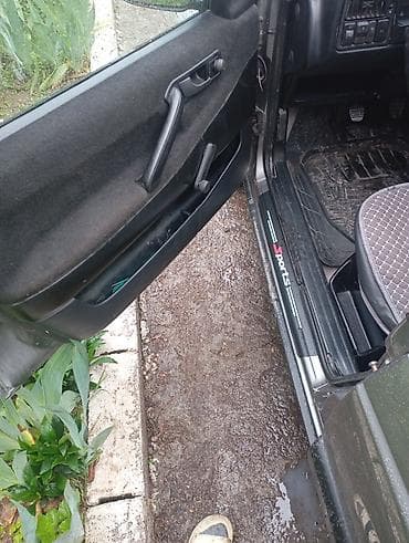 step: Volkswagen Passat: 1990 г., 1.8 л, Ручные, Бензин, Седан — 10