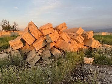 тушки кур: Бетонные блоки (разбор старых конструкций) Описание: - Крупные — 1
