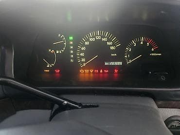 минвены: Toyota Regius: 1999 г., Минивэн — 8