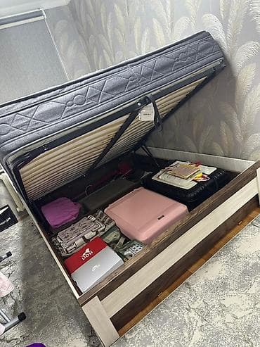 подъемный механизм для кровати: Двуспальная кровать с подъемным механизмом и нишей для хранения. - — 3