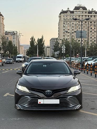 lexus e: Toyota Camry: 2018 г., Гибрид, Седан — 1