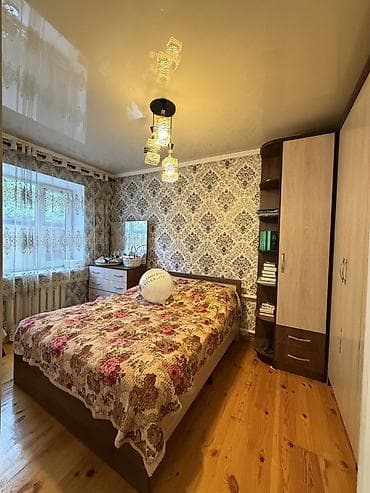 квадрат: 🏡 **Продается стильный дом в районе КНУ, Бишкек!** ✨ **4 комнаты | — 7
