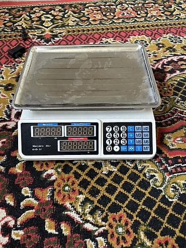 Продаются б/у весы пользовались месяц зарядка есть царапин и сколов