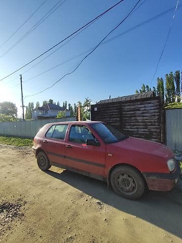 бир: Volkswagen Golf: 1997 г., 1.8 л, Кол менен иштөөчү, Бензин, Хетчбек — 4