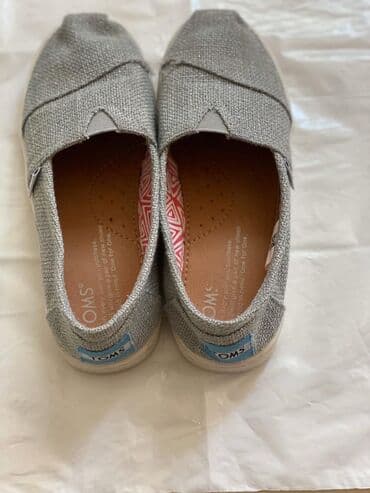 Детские электрокары: Toms, оригинал. Амер.Мокасины, носили всего 2 р. Размер — 2